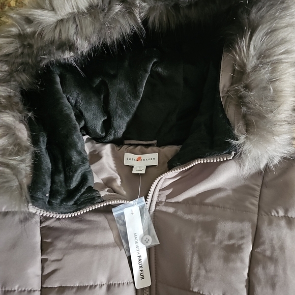 NWT Susan Graver Taupe Quilted Puffer Coat with Faux Fur Hood (Medium) - Picture 5 of 10